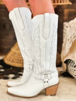 Heavens To Betsy Boot By Dan Post - White