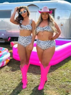 The Neon Cowgirl Wide Boots - Pink -Southern Fried Chics PhotoMar162023 32940PM 47c48ae2 d66b 437f 8fd9 4fca3f732db6