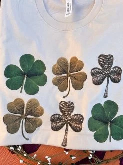 Six Clovers T Shirt - Cream